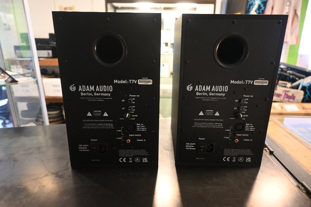 Adam T7V Duo Pack + Statief - Studiomonitoren, Overige merken, Inclusief standaarden, Spreestrasse 2, 12439 Berlin, Duitsland