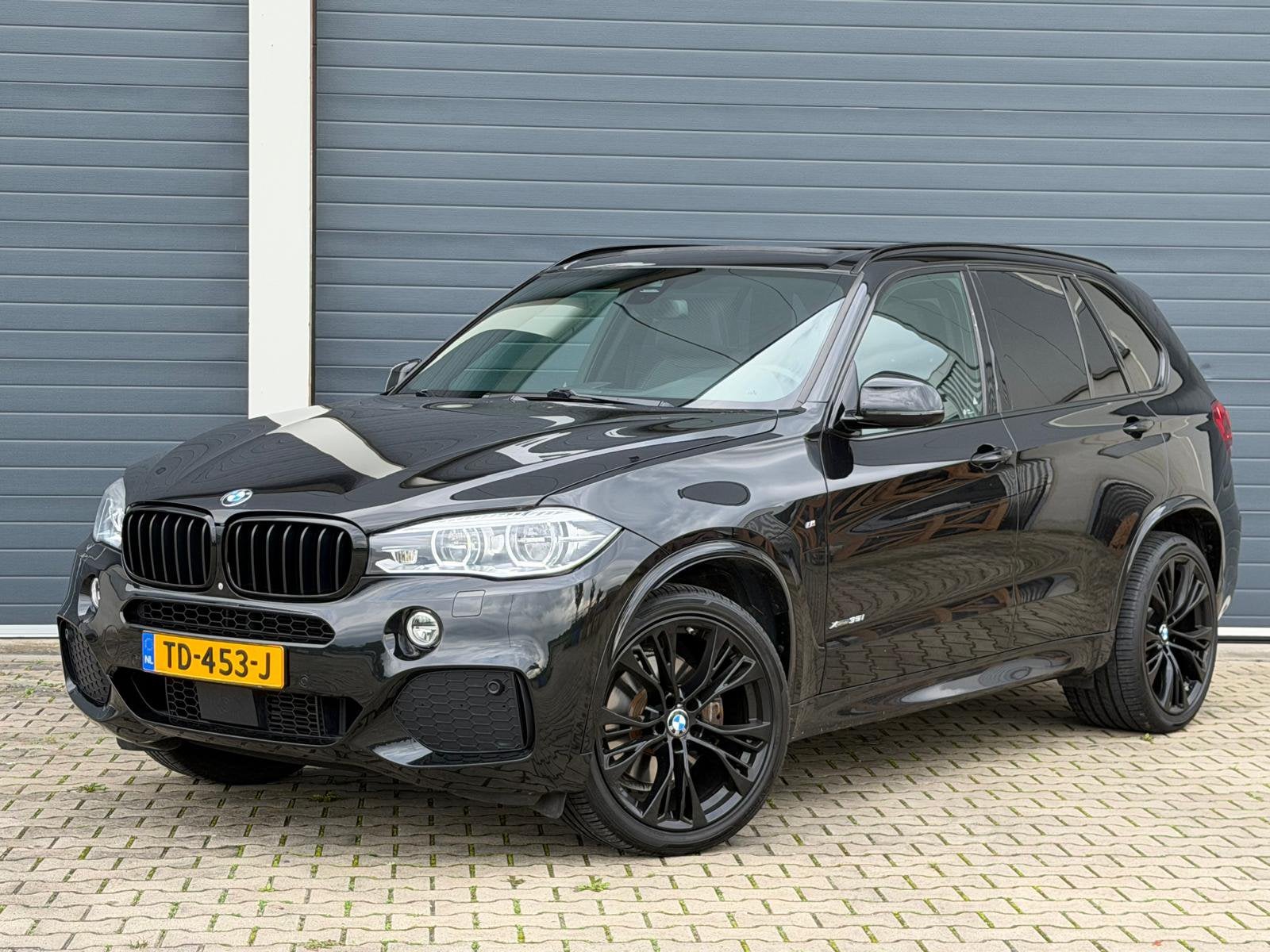 BMW X5 xdrive35i Aut8 Zwart B&O | HUD | Keyless | S-Close, Auto's, Automaat, Dealer onderhouden, 2005 kg, Zwart