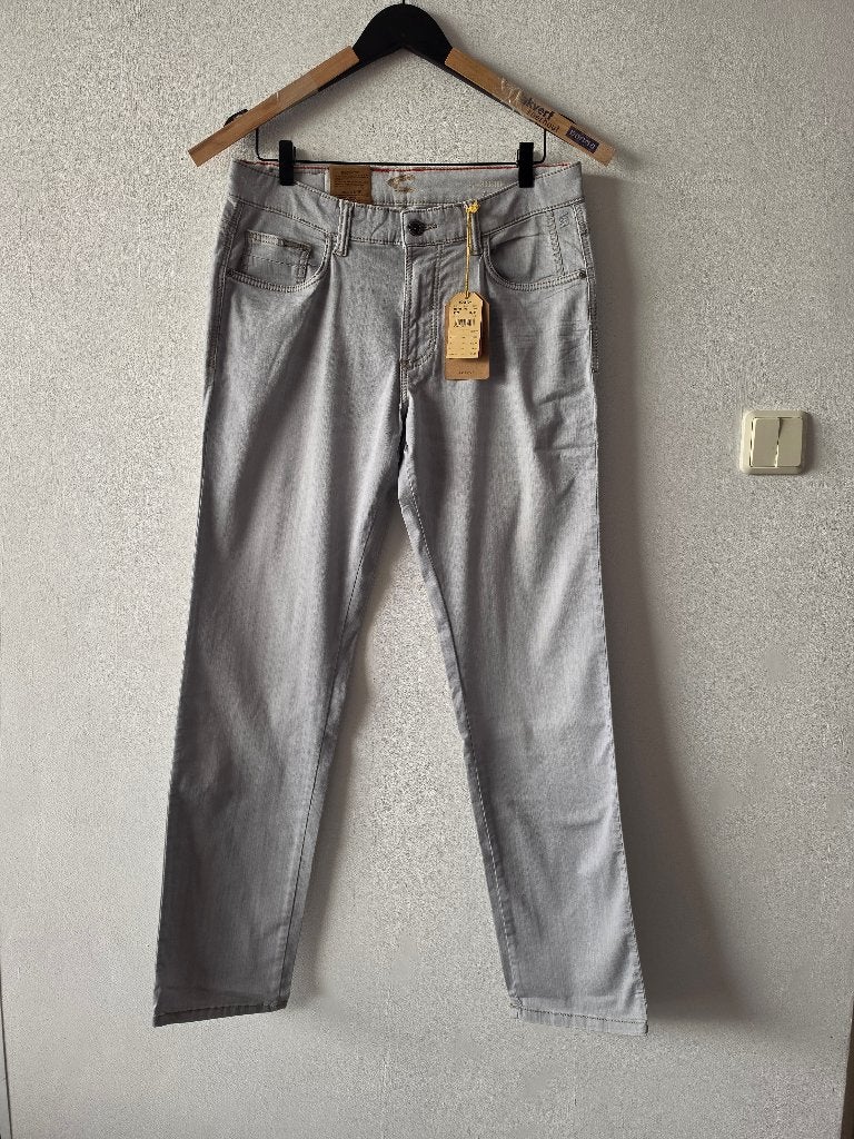 Nieuw Camel Active dun spijkerbroek met stretch maat 34/34, Kleding | Heren, Spijkerbroeken en Jeans, Nieuw, Ophalen of Verzenden