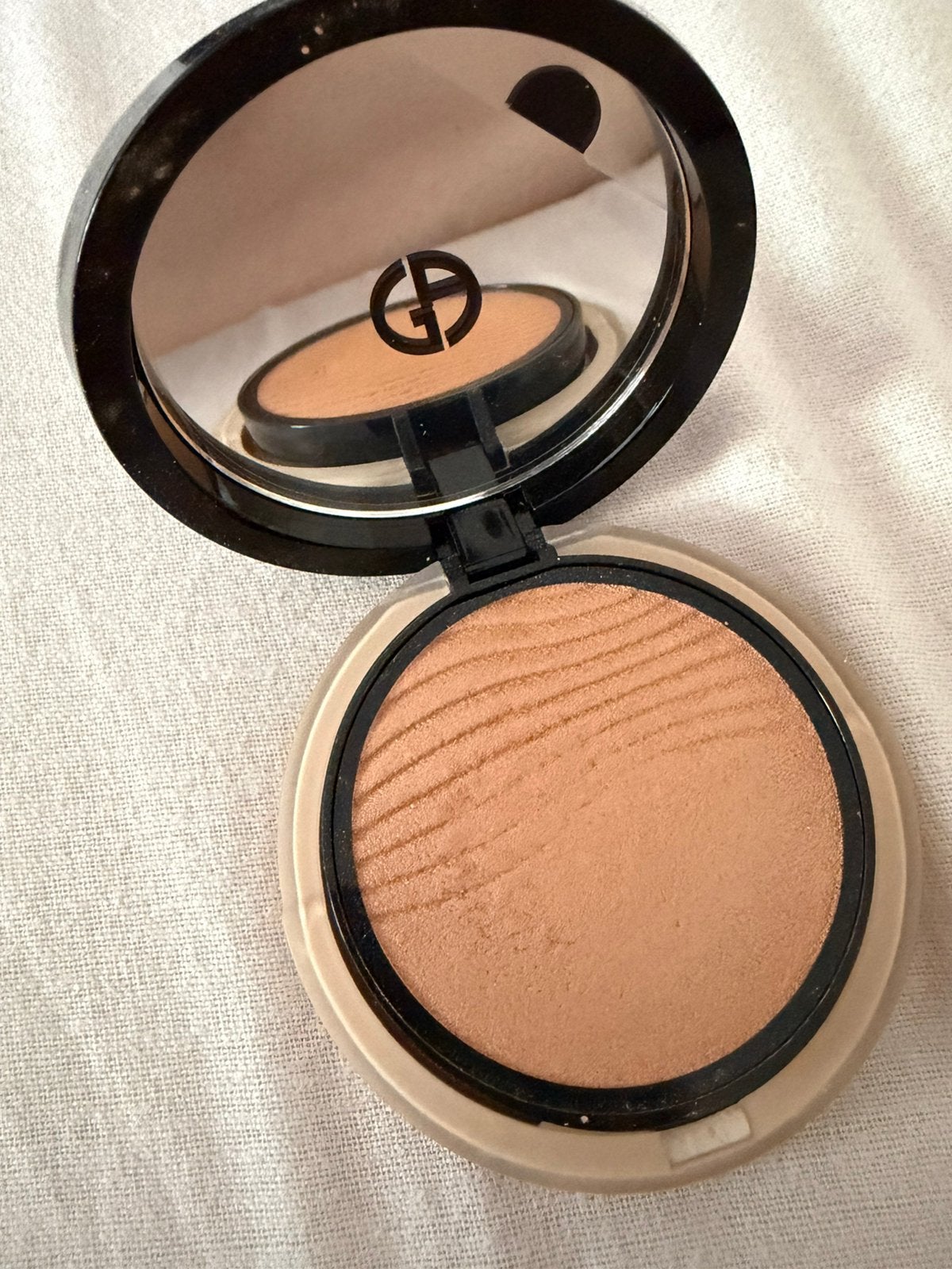 Giorgio Armani luminous silk glow fusion powder, Ophalen of Verzenden, Zo goed als nieuw, Bruin, Gehele gezicht