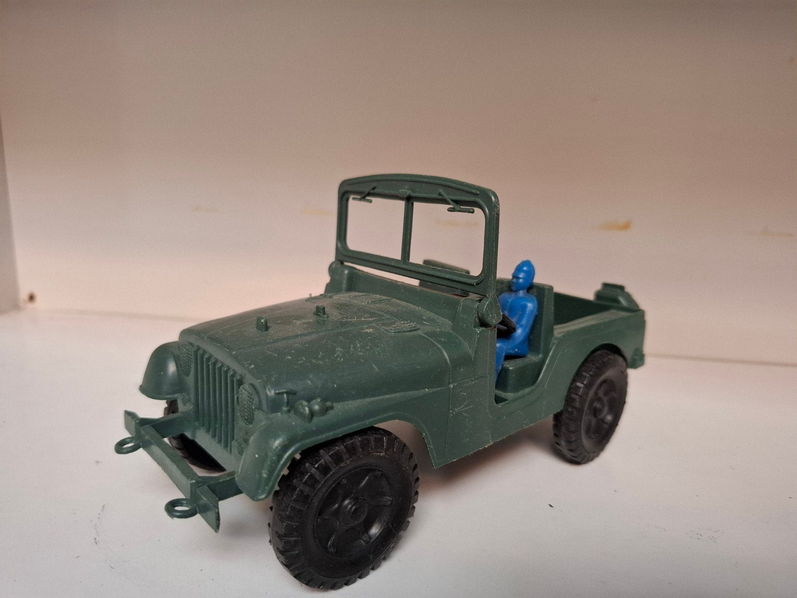 Vintage Groene Jeep Speelgoedauto met Bestuurder, Ophalen of Verzenden, Gebruikt