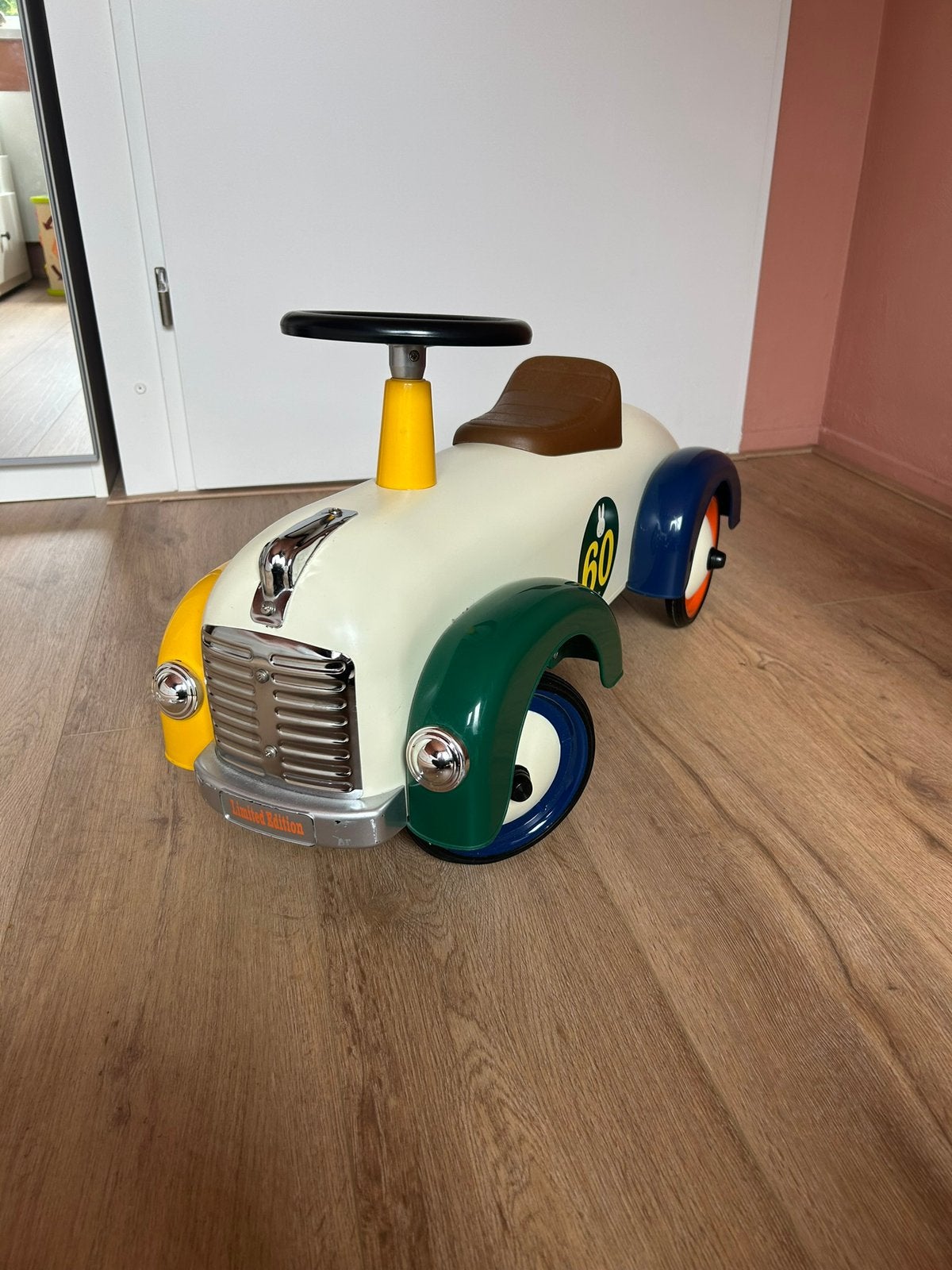 Retro Nijntje metalen Loopauto limited edition, Kinderen en Baby's, Speelgoed | Buiten | Voertuigen en Loopfietsen, Ophalen, Zo goed als nieuw