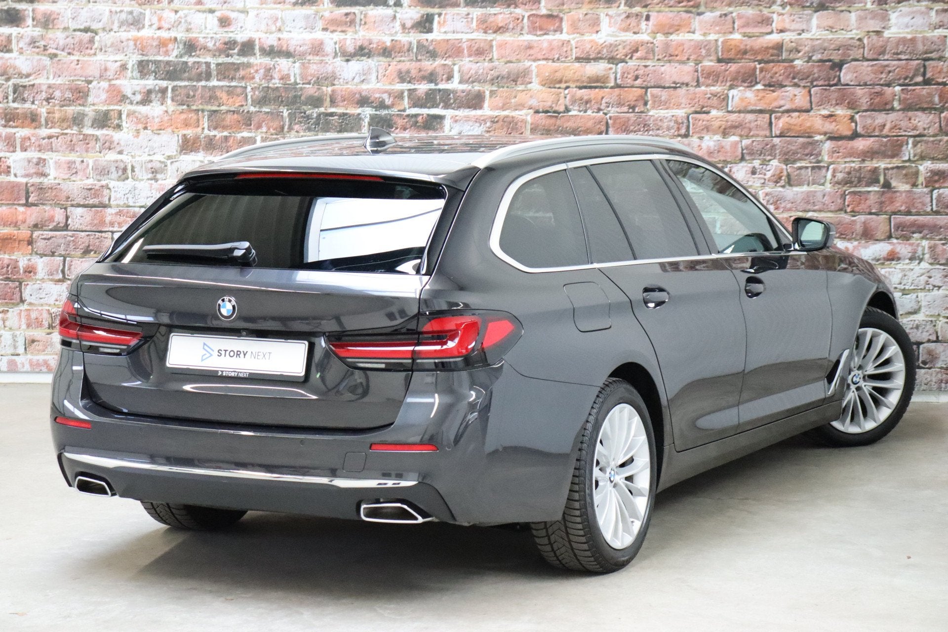 Foto 4 van BMW 5 Serie Touring 520i High Executive Luxury Line Automaat