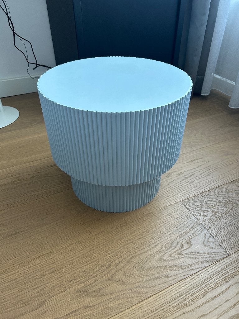 Bijzettafel blauw rond (Kwantum Rimini), Ophalen, Minder dan 45 cm, Rond, Zo goed als nieuw