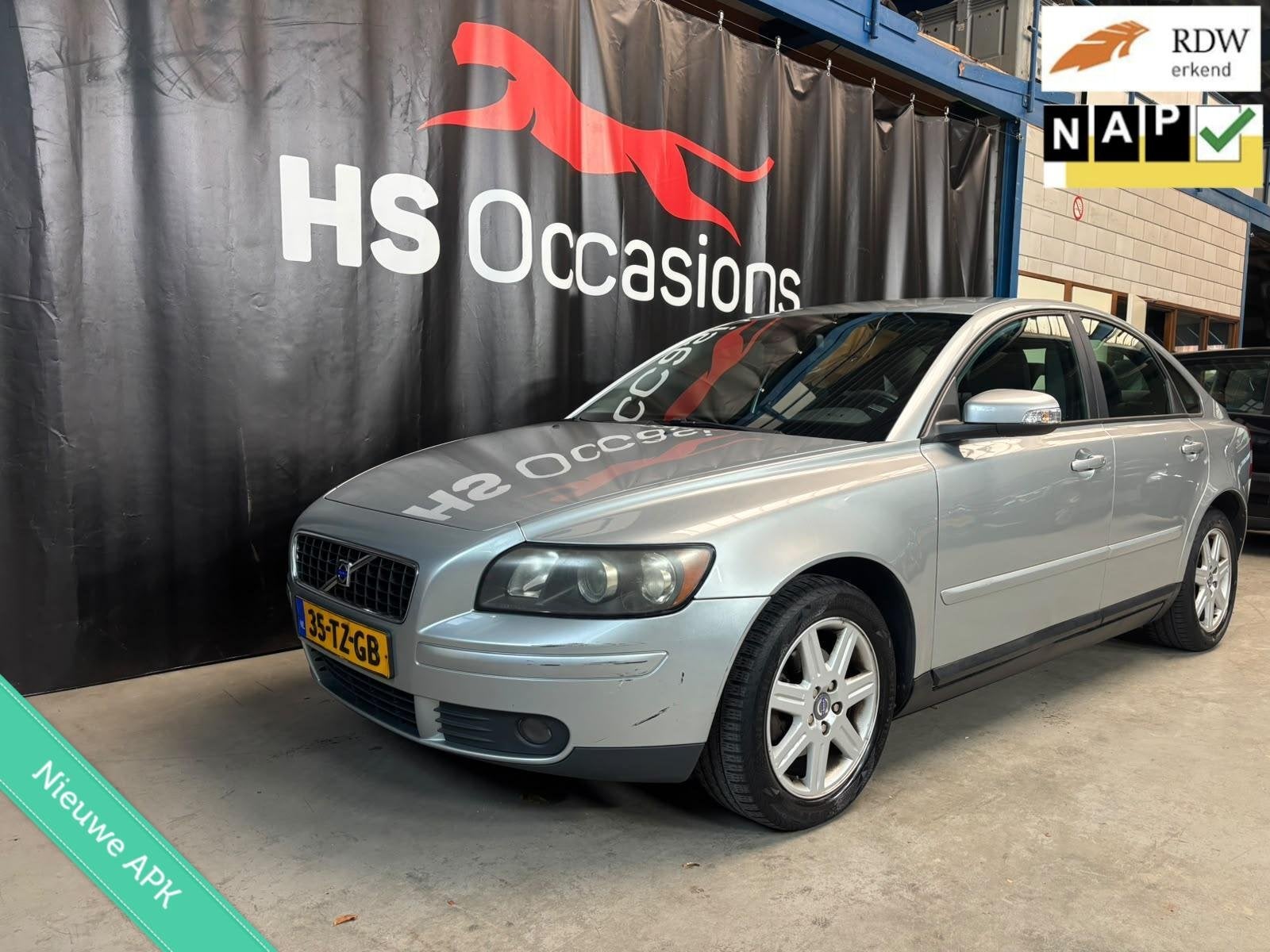 Volvo S40 1.8 Airco NAP PDC Cruise Elek. ramen, Auto's, Voorwielaandrijving, Gebruikt, Zwart, Sedan