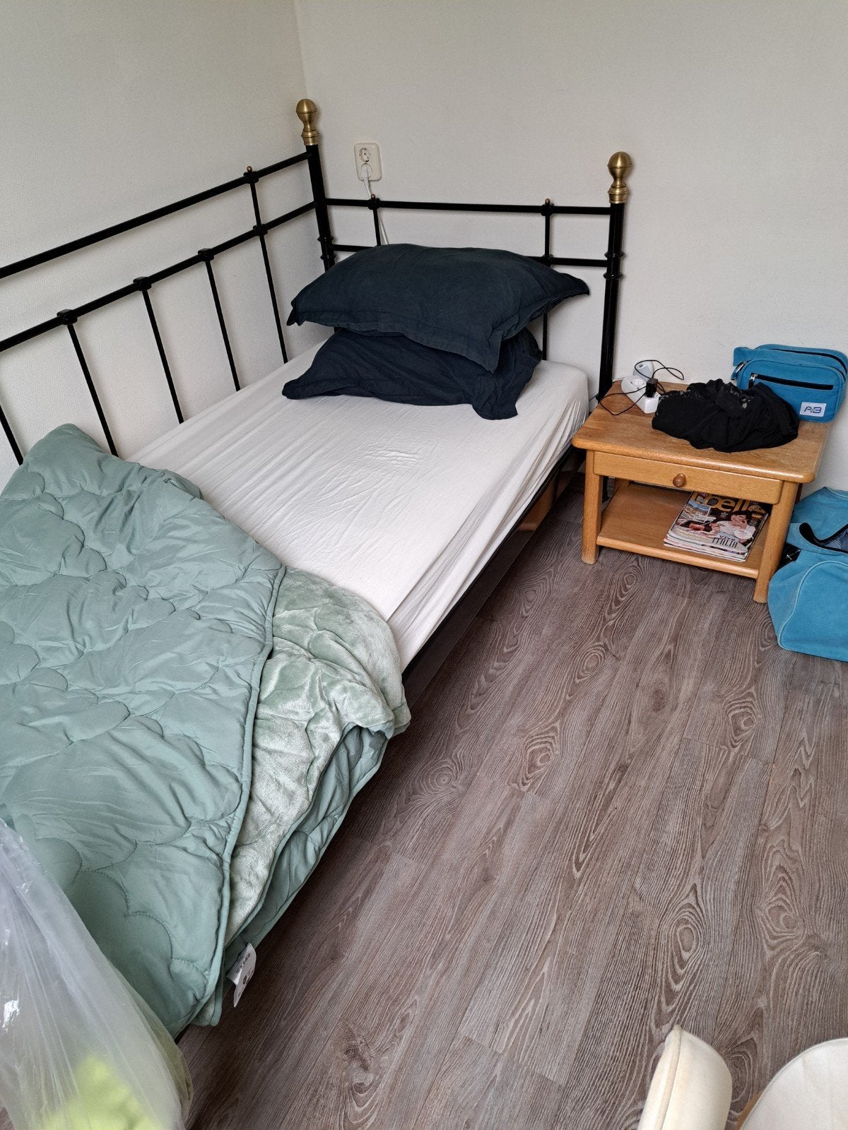 Ikea spijlen bed zwart 90x200 met zo goed als nieuw matras, Ophalen, 90 cm, Eenpersoons, Zwart