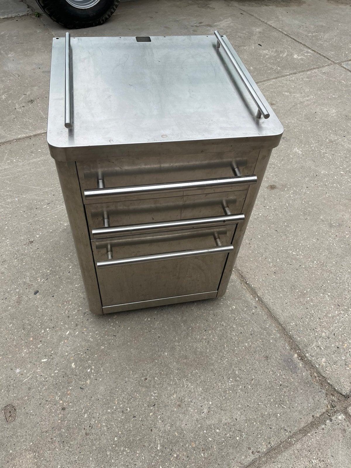Koffietrolley solitaire rvs, Ophalen, Gebruikt, 50 tot 100 cm, 3 of 4 laden