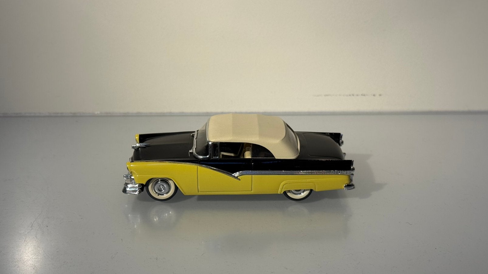 Vitesse Ford Fairlane 1:43, Ophalen of Verzenden, Zo goed als nieuw, Auto, Overige merken