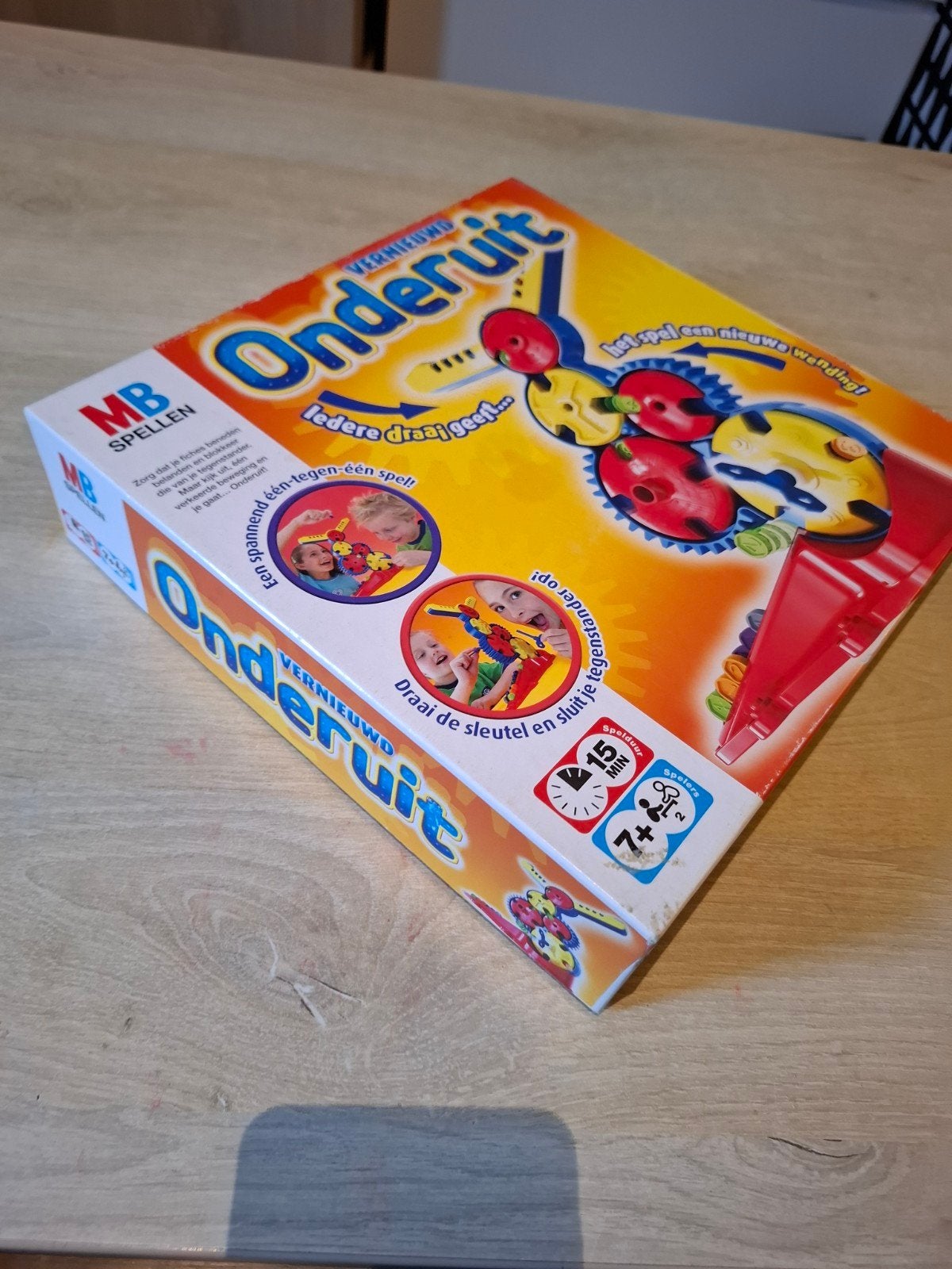 Onderuit bordspel van MB Spellen - Vernieuwd, Een of twee spelers, Ophalen of Verzenden, Hasbro European Services, 4 The Square, Stockley Park, Uxbridge, Middlesex, UB11 1ET, UK