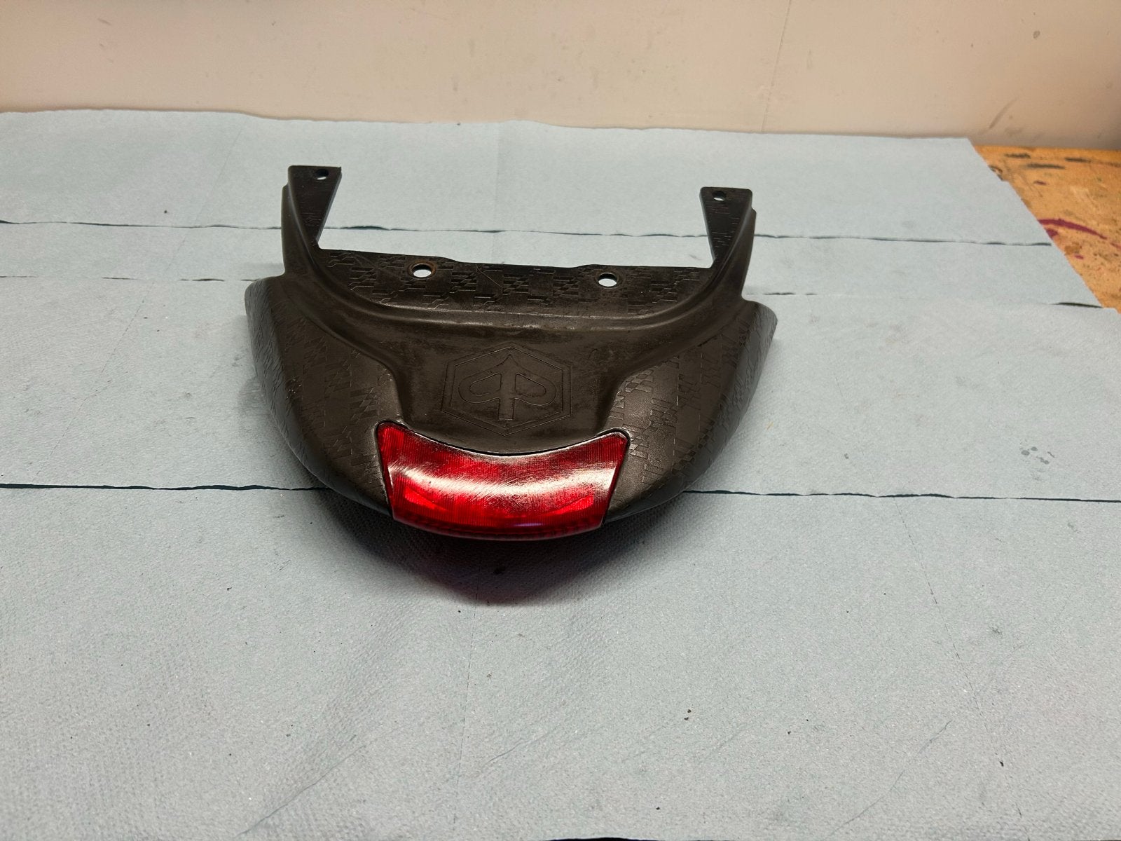 Piaggio Zip SP Originele Achterspoiler met Achterlicht, Ophalen of Verzenden, Gebruikt, Overige typen, Piaggio