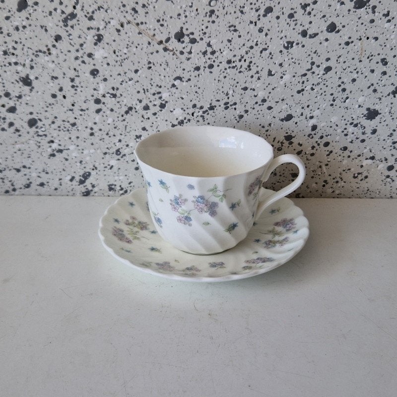 Wedgwood April Flowers theekop  en schotels, Ophalen of Verzenden