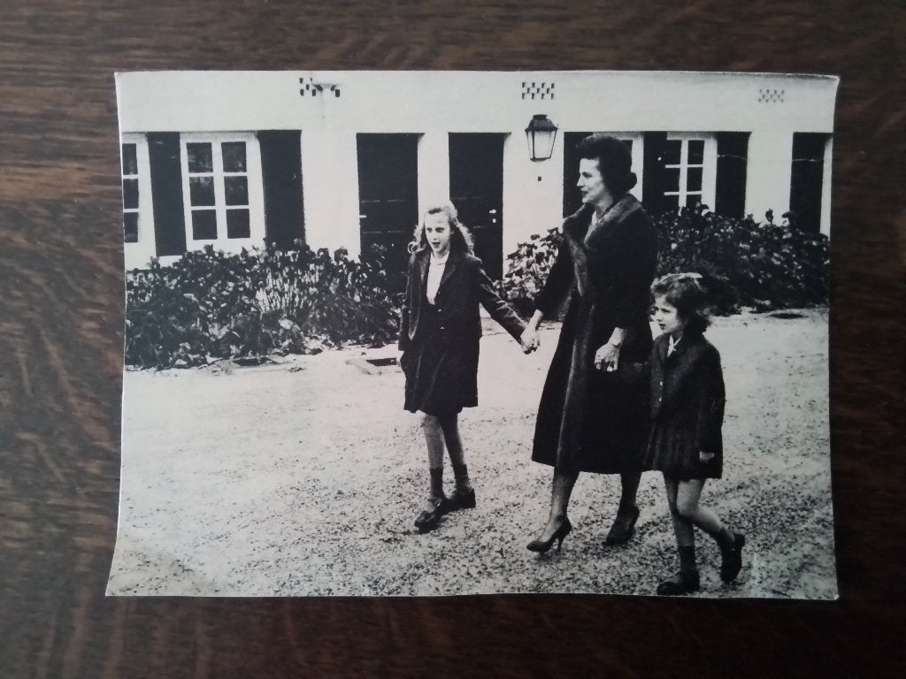 De Prinsessen Lilian , Esmeralda  en Christine., Verzenden, Zo goed als nieuw, Buitenland, Kaart, Foto of Prent