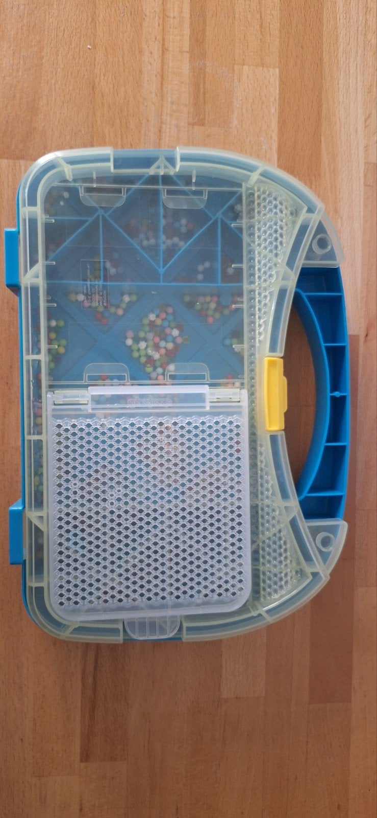 bewaardoos aquabeads, Ophalen