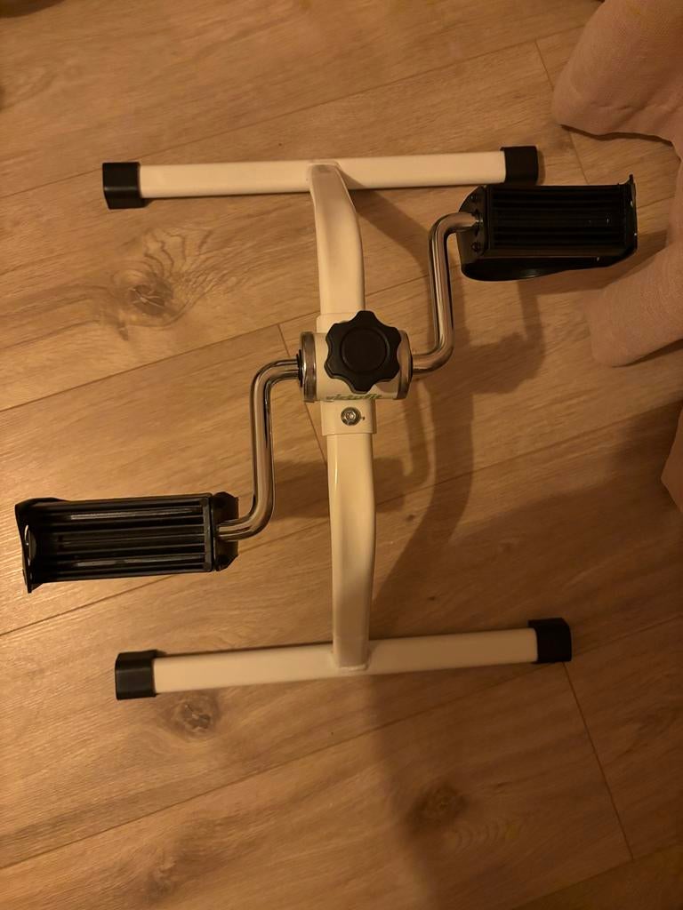 Compacte stoelfiets voor thuisgebruik, Armen, Ophalen of Verzenden, Zo goed als nieuw, Metaal