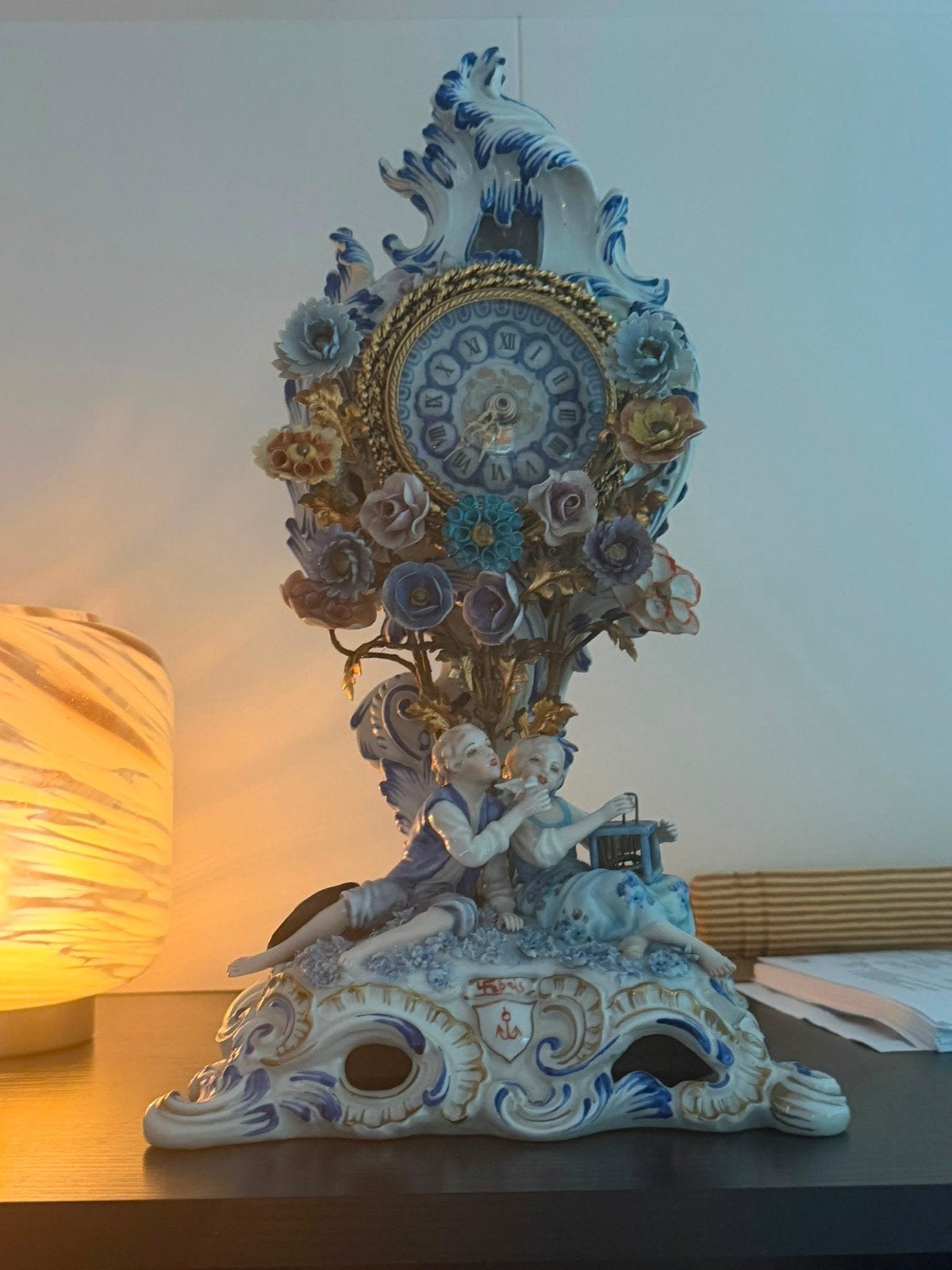 Antiek porseleinen klokkenstel met kandelaars, Ophalen of Verzenden