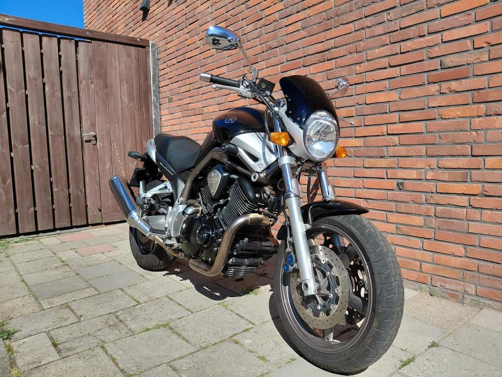 Yamaha BT1100 Bulldog, Motoren, Cardan-aandrijving, 2 cilinders, Motorrijbewijs A, Gebruikt