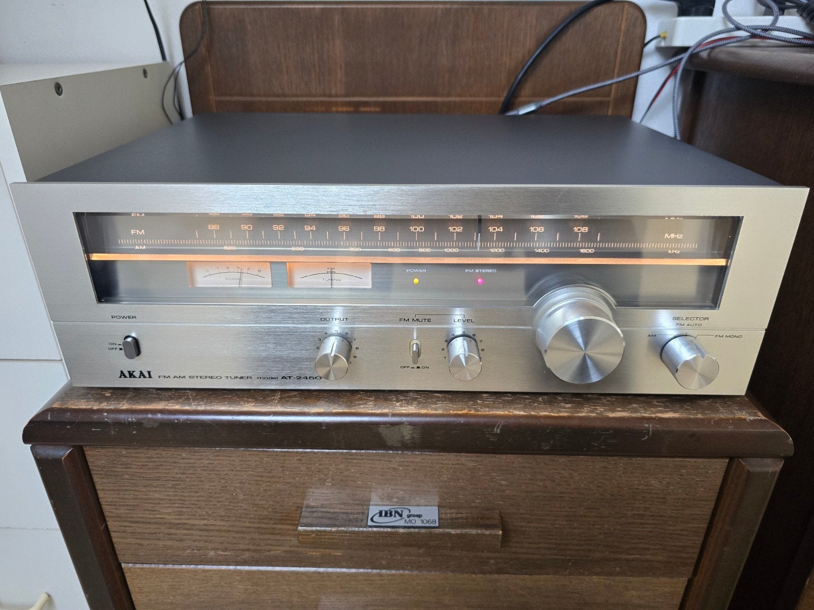 Akai tuner model AT-2450 in TOP staat!!, Ophalen of Verzenden