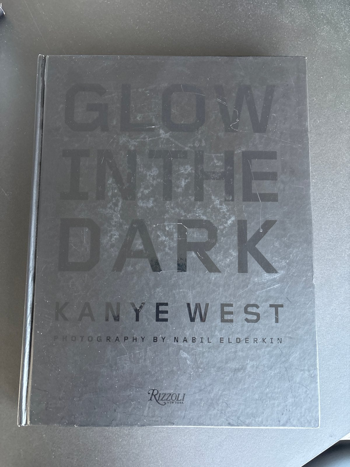 Kanye West - Glow in the Dark Tour Boek, Ophalen of Verzenden, Zo goed als nieuw, Amerika