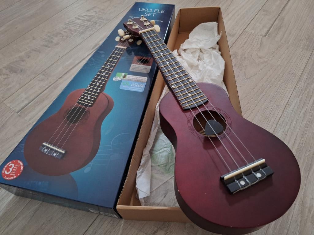 Ukulele Set, Ophalen, Zo goed als nieuw, Ukelele
