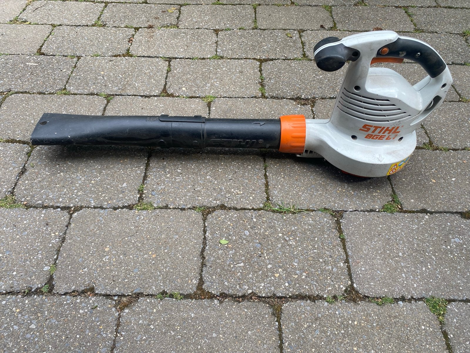 Stihl BGE 81 elektrische bladblazer - Krachtig en betrouwbaa, Ophalen, Gebruikt, Elektrisch, Handgedragen