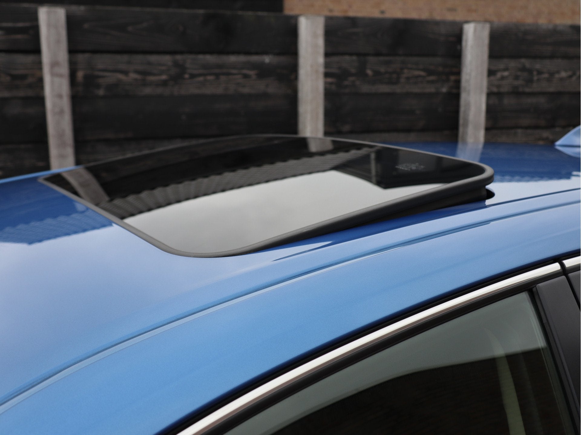 Lexus CT 200h Luxury Line dealer o.h. | leder | dakraam, 136 pk, Gebruikt, 4 cilinders, Blauw