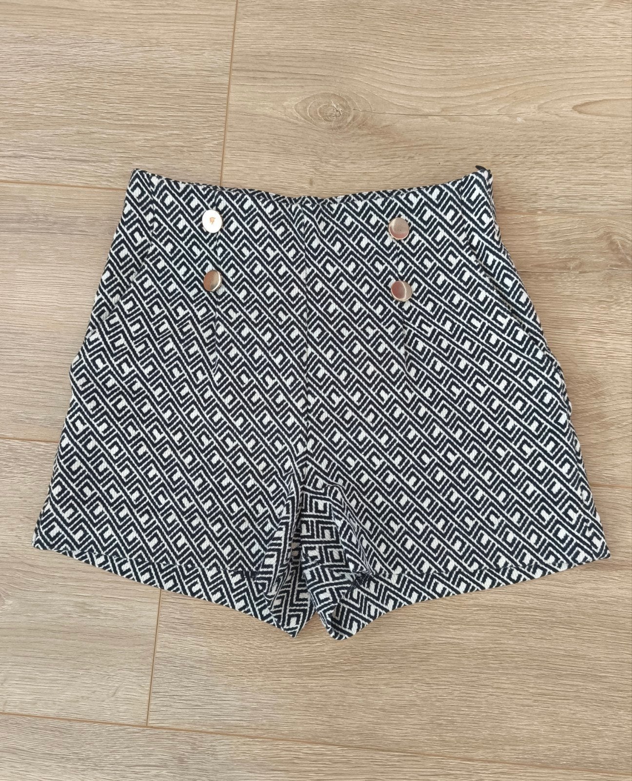 Costes - Korte broek net model - mt xs, Kort, Verzenden, Zwart, Zo goed als nieuw