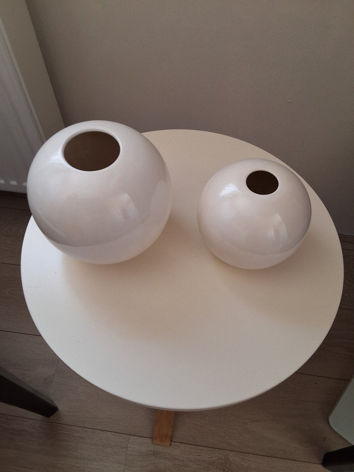 Set van 2 witte ronde vazen, Velsen Delfts, Antiek en Kunst, Ophalen of Verzenden