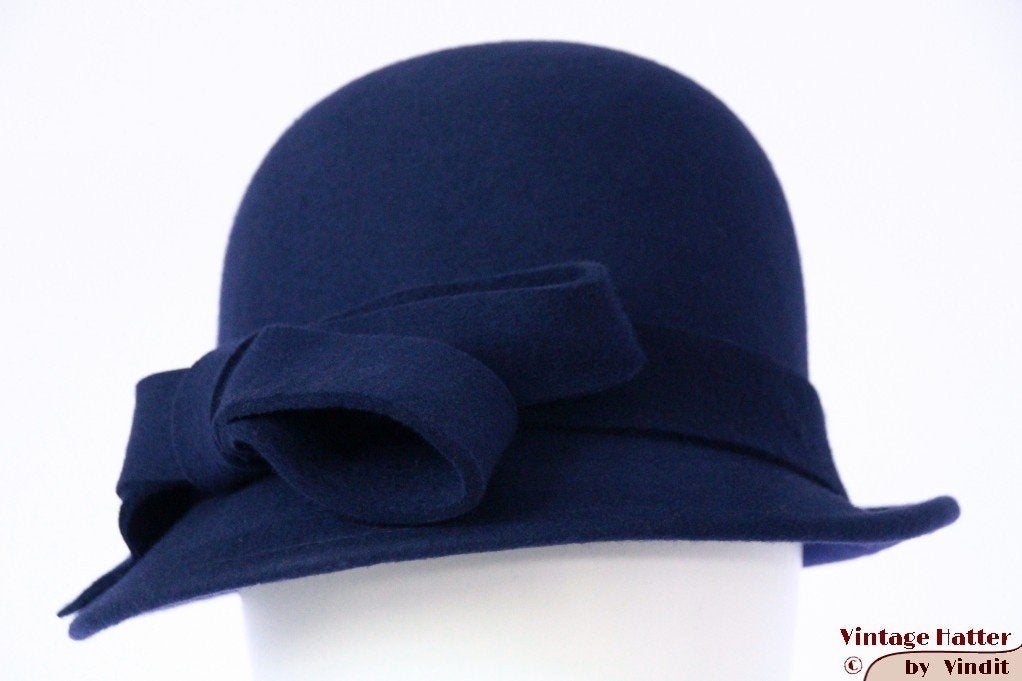 cloche dophoed Dameshoed Hawkins donker blauw vilt 54-58 new, Hoed, Hawkins, Nieuw, One size fits all
