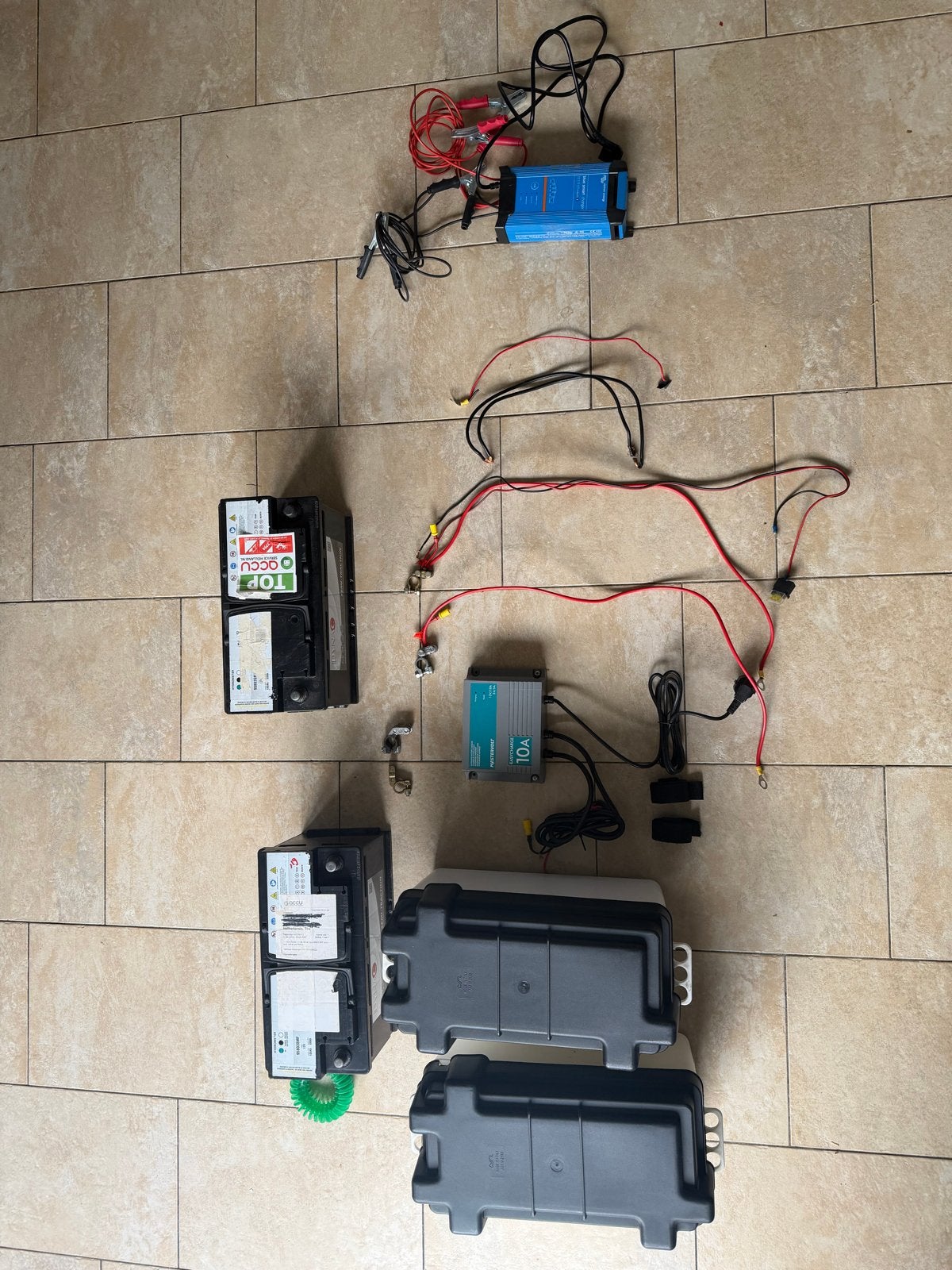 Complete set: 2x Dynac accu's, Mastervolt & Victron laders, Gebruikt, Universele onderdelen