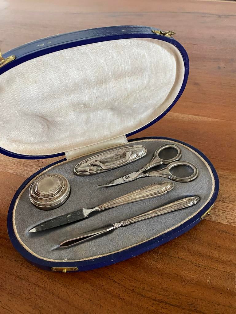 Antieke Manicureset in Etui - Zilverkleurig, Ophalen of Verzenden, Zilver