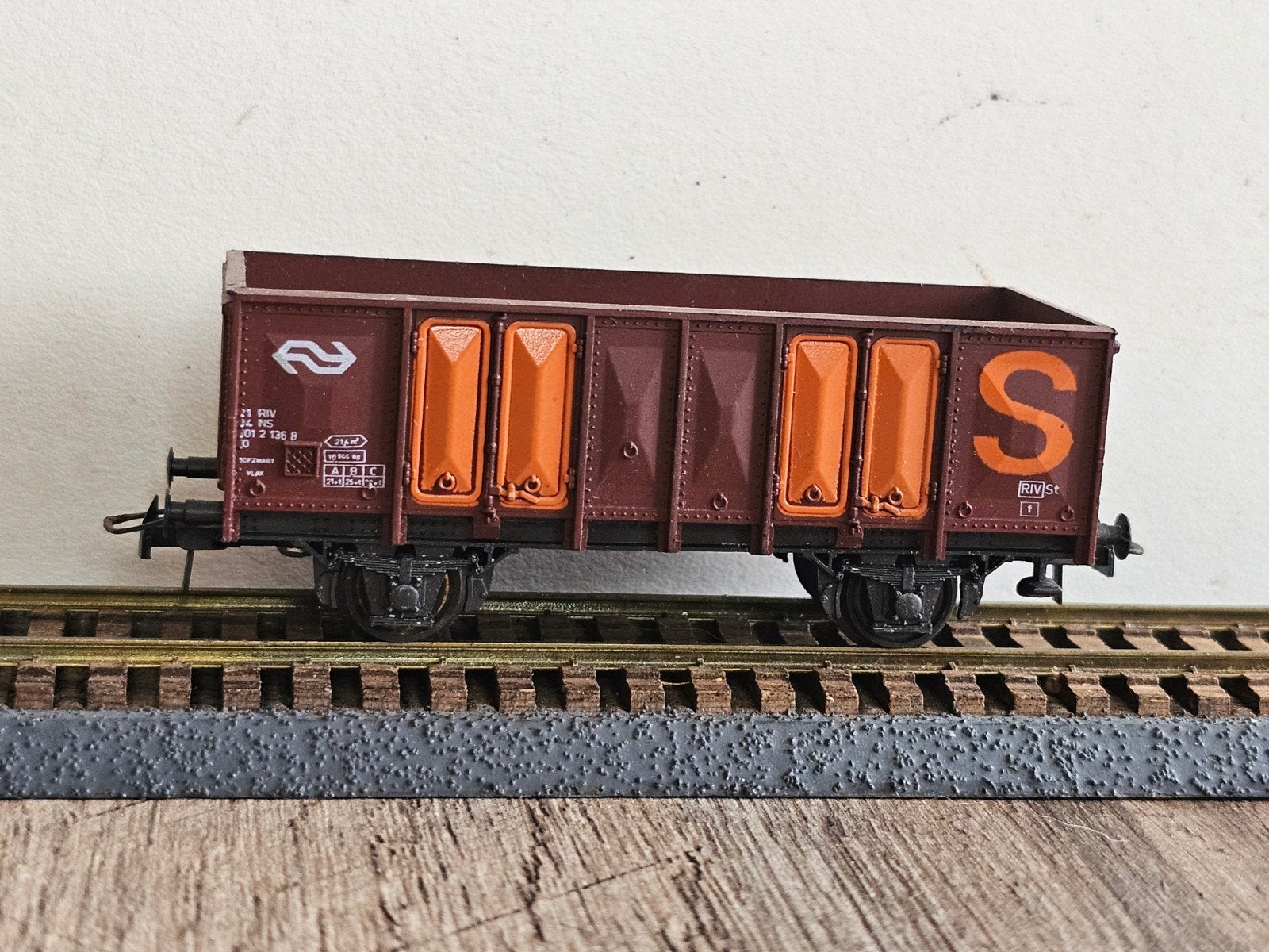 Piko H0 NS Wagon - Modelspoorwagon, Gebruikt, Gelijkstroom of Wisselstroom, Wagon, NS