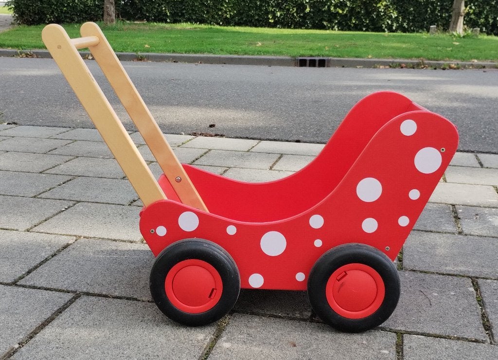Houten kinderwagen / poppenwagen – rood met witte stippen, Ophalen, Gebruikt, Rij- of Hobbelspeelgoed