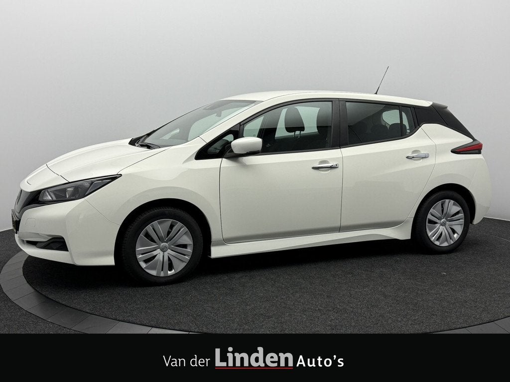 Nissan Leaf Visia 40 kWh SOH 95.5% | DAB | Dodehoekdetectie, Stof, Gebruikt, Zwart, 150 pk