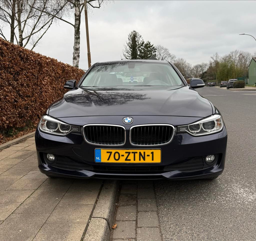 BMW 3-Serie 1.6 320I 125KW EDE 2013 Blauw, Auto's, BMW, Achterwielaandrijving, Zwart, 4 cilinders, Blauw