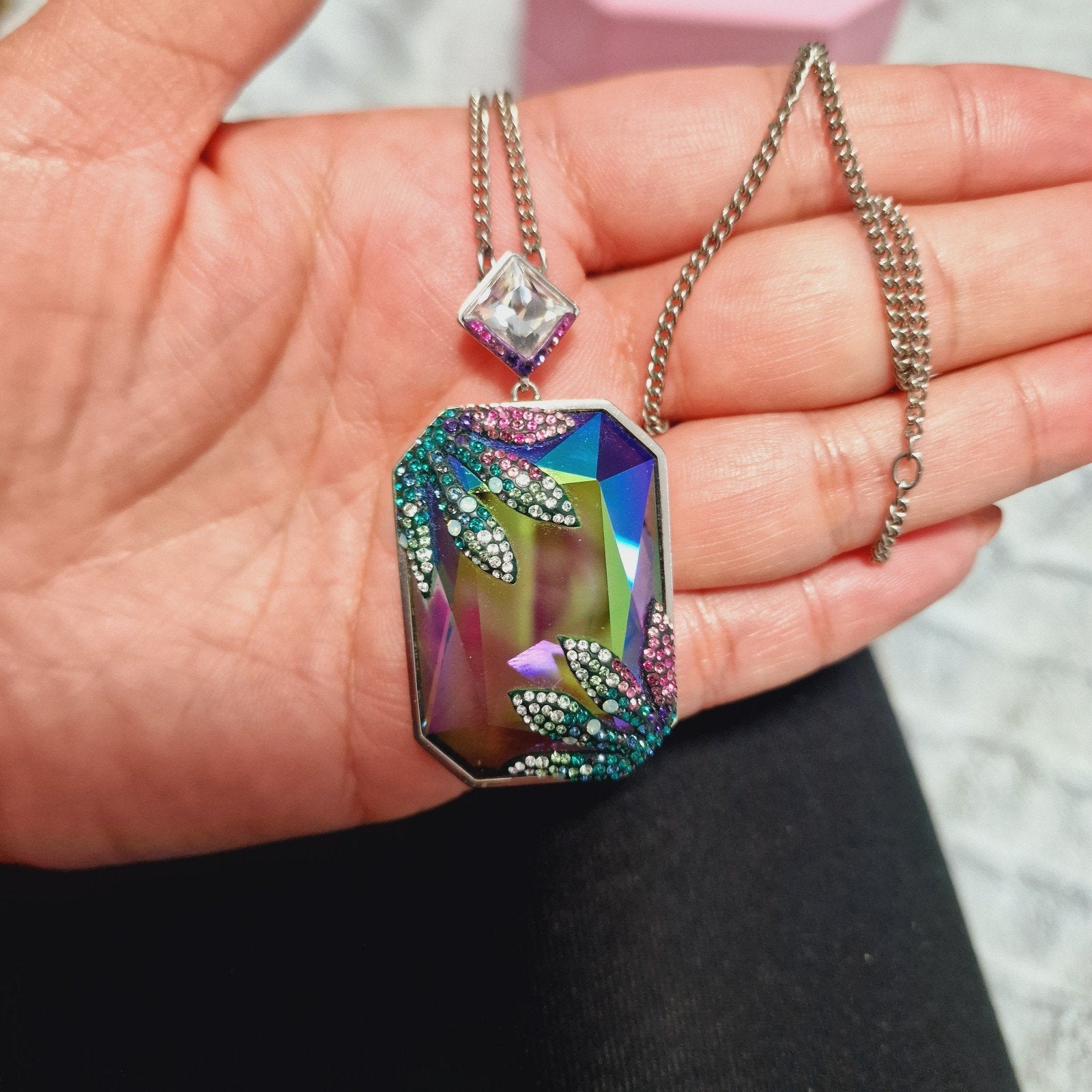Swarovski ketting met grote kristallen hanger, Overige materialen, Overige kleuren, Ophalen of Verzenden, Zo goed als nieuw