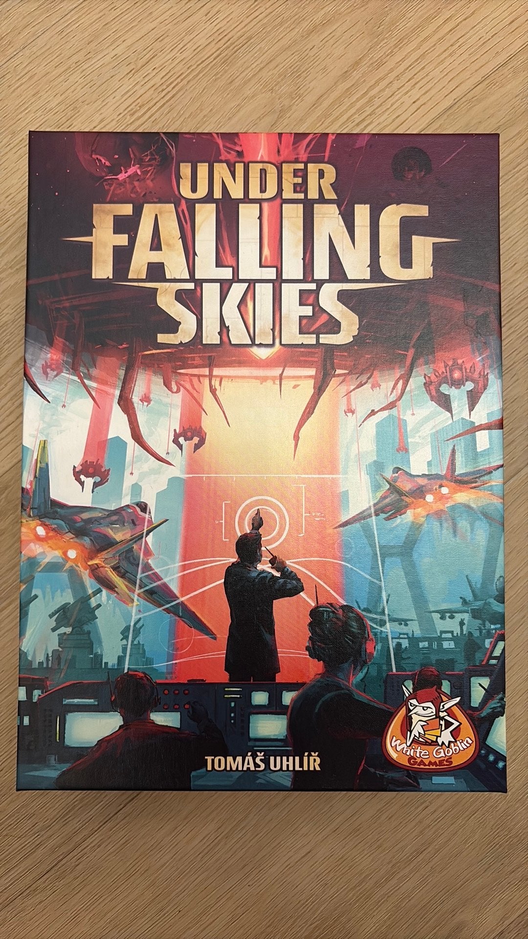Under Falling Skies, Ophalen of Verzenden, Zo goed als nieuw