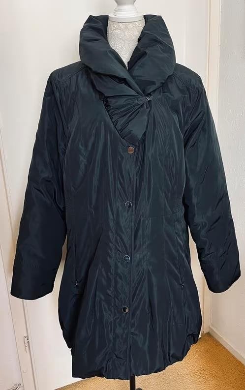 LIV zwarte jas maat 46[v], Ophalen of Verzenden, Zo goed als nieuw, Maat 46/48 (XL) of groter, Zwart