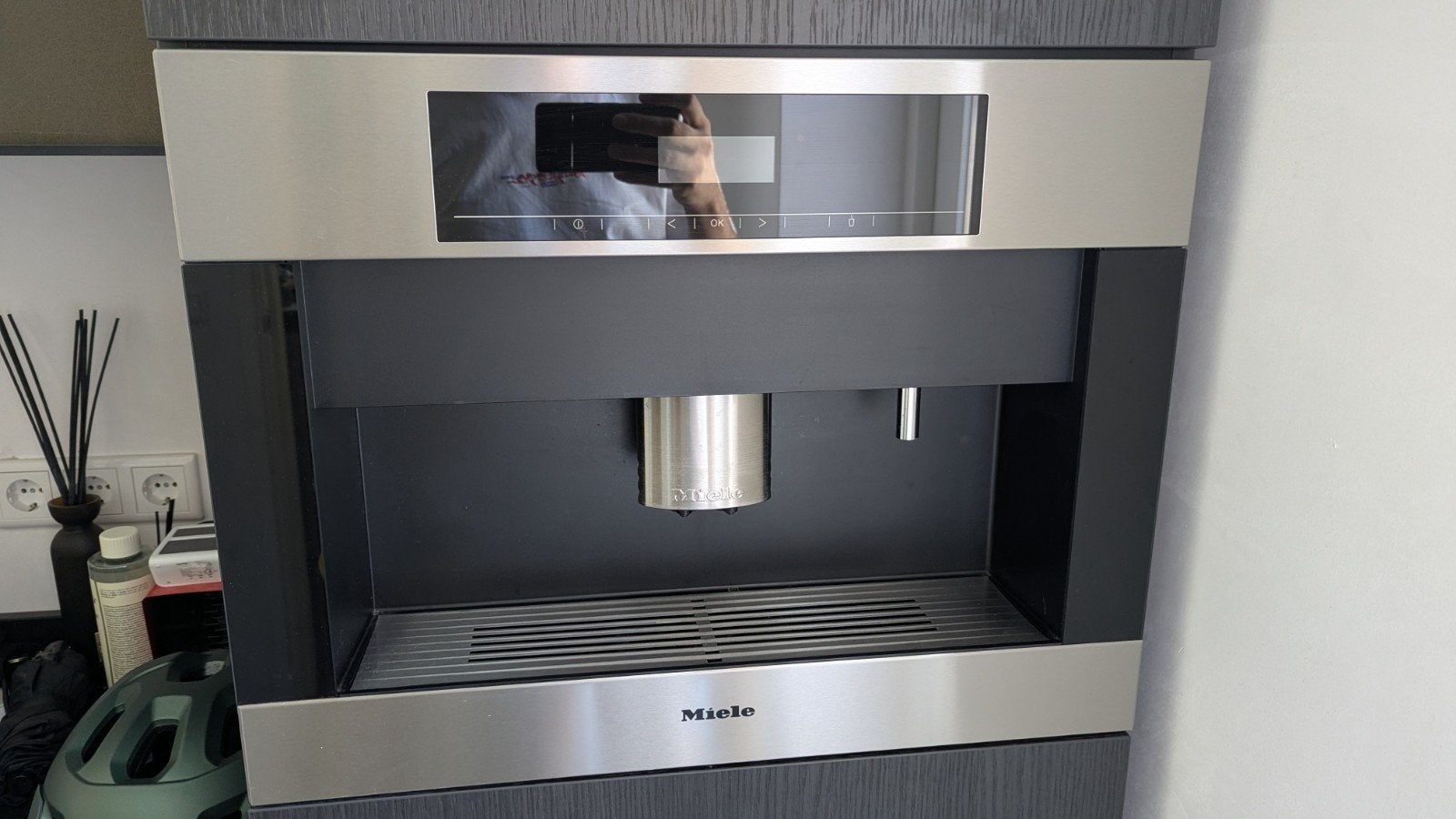 Miele inbouw koffieautomaat cva 5065, Ophalen, Koffiemachine, Koffiebonen, Zo goed als nieuw