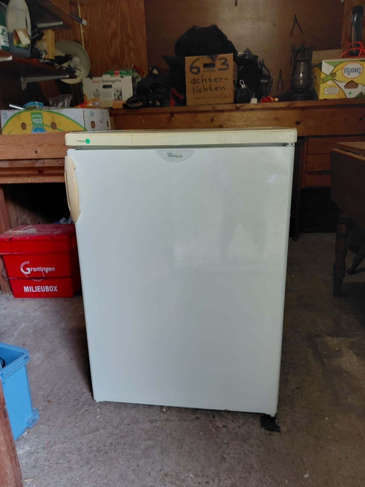 Gratis afhalen: Whirlpool koelkast, 100 tot 150 liter, Niet werkend, 45 tot 60 cm, Met vriesvak
