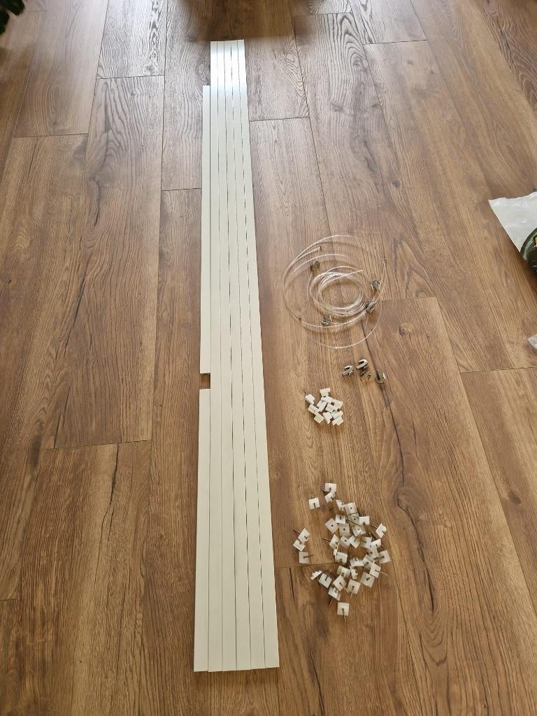 schilderij ophangsysteem, Ophalen, Wit, 150 tot 200 cm, Zo goed als nieuw