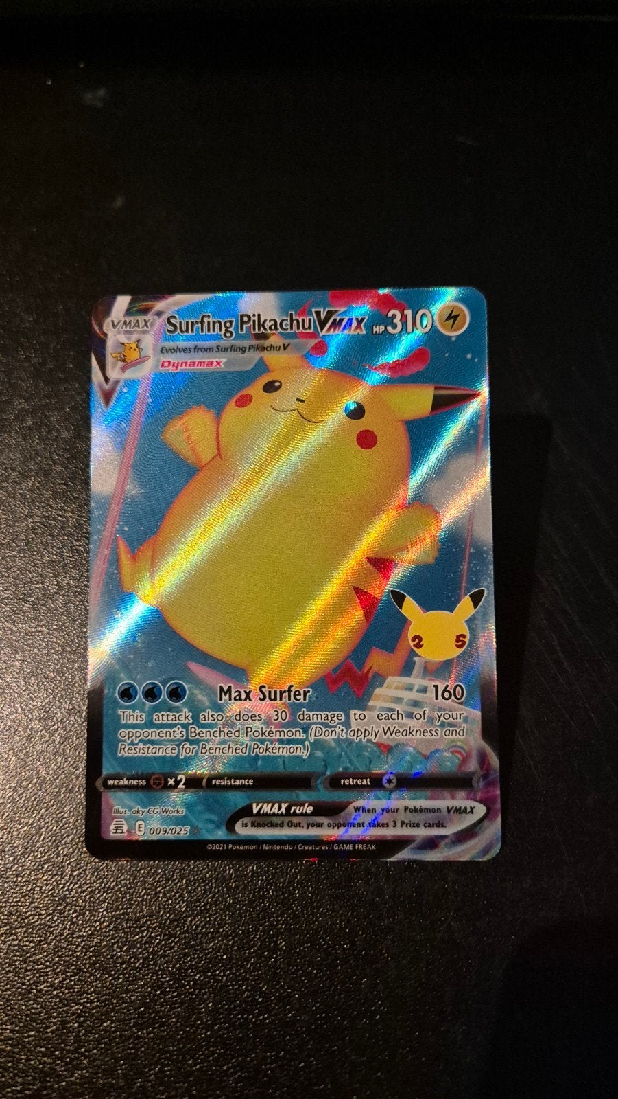Surfing Pikachu VMAX Pokémon Kaart, Ophalen of Verzenden, Zo goed als nieuw, Losse kaart