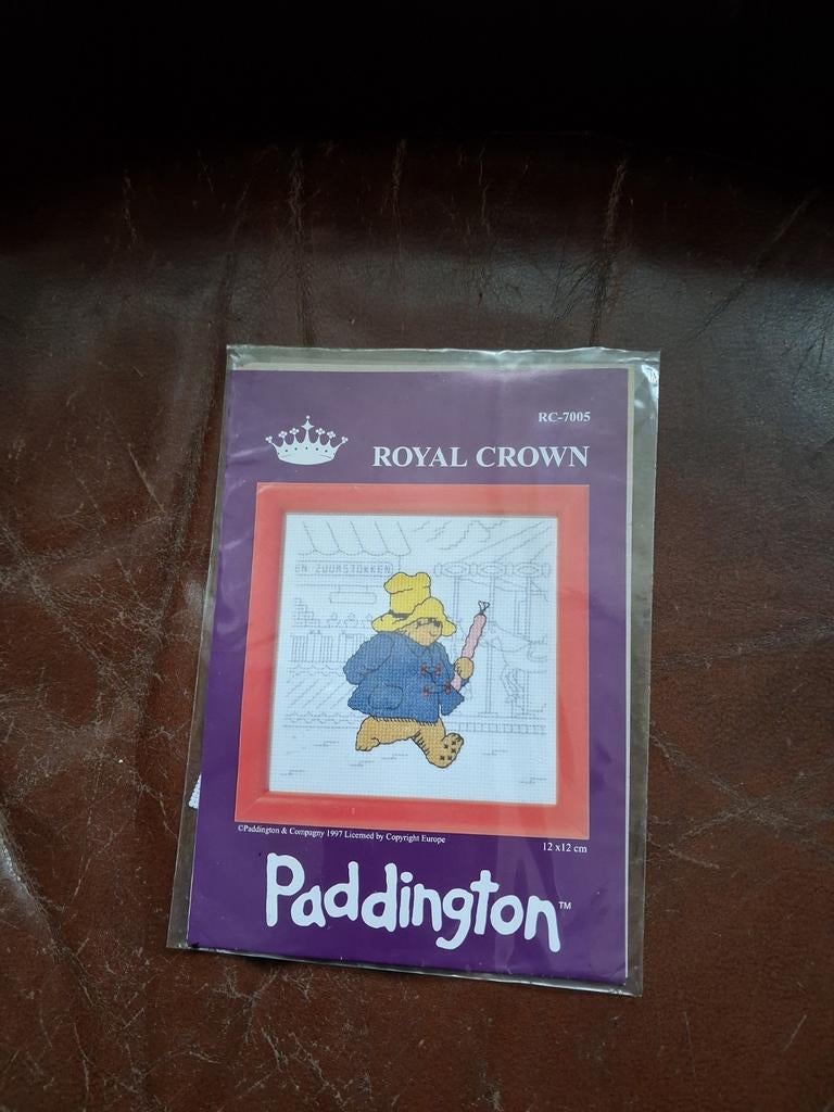 Te koop borduur pakketje paddington. Afm. 12x12cm., Ophalen of Verzenden, Borduurpakket