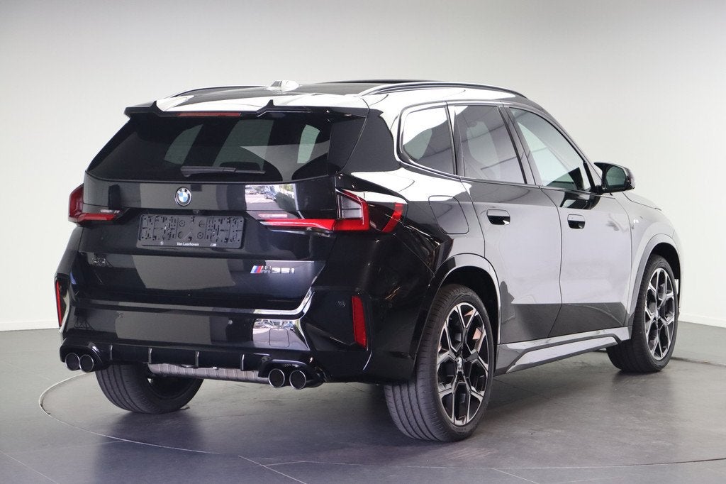 BMW X1 M35i M Sport Automaat / Panoramadak / Trekhaak / M Ad, Auto's, BMW, 1998 cc, Stoelverwarming, Zwart, 4 cilinders