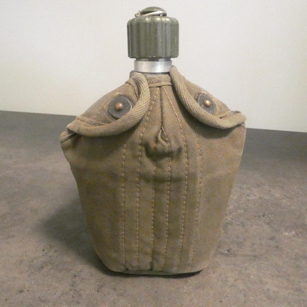 Militaire veldfles [2076], Verzamelen, Militaria | Algemeen, Landmacht, Overige typen, Nederland, Ophalen
