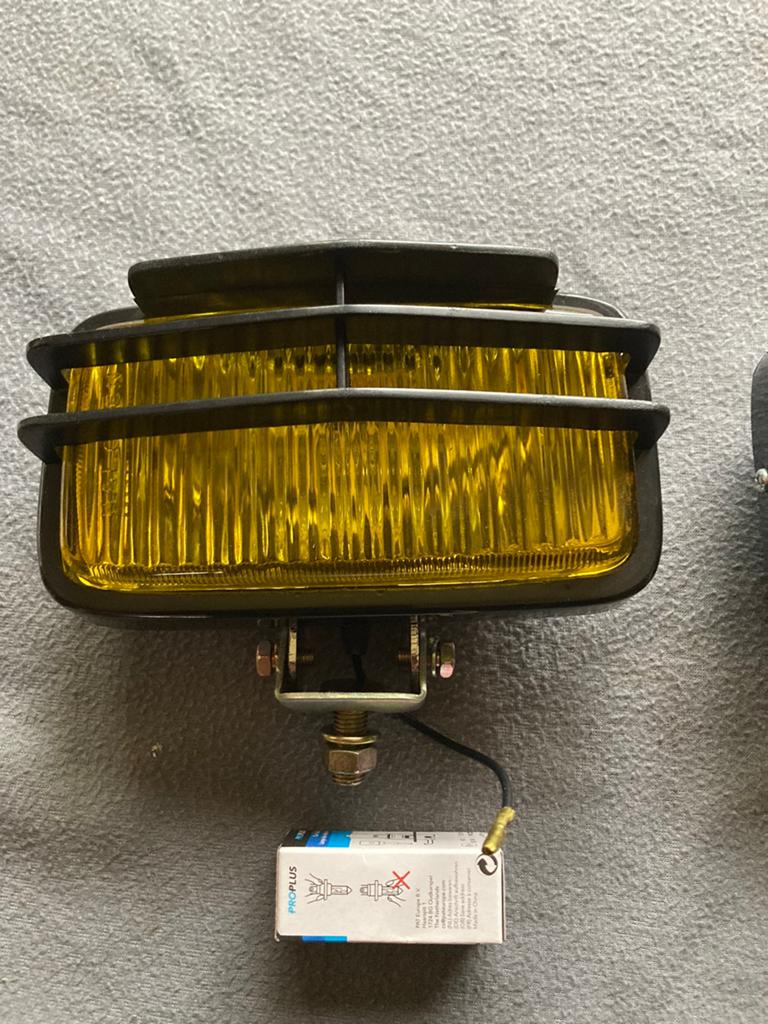 Oldtimer 2 gele verstralers met rooster, Auto-onderdelen, Verlichting, Ophalen of Verzenden, Nieuw