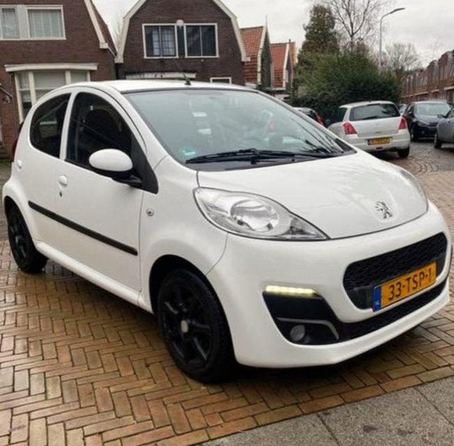 Peugeot 107 1.0 12V 5DR 2012 Wit (nieuwe koppeling/accu), Auto's, Voorwielaandrijving, 4 stoelen, Origineel Nederlands, Handgeschakeld
