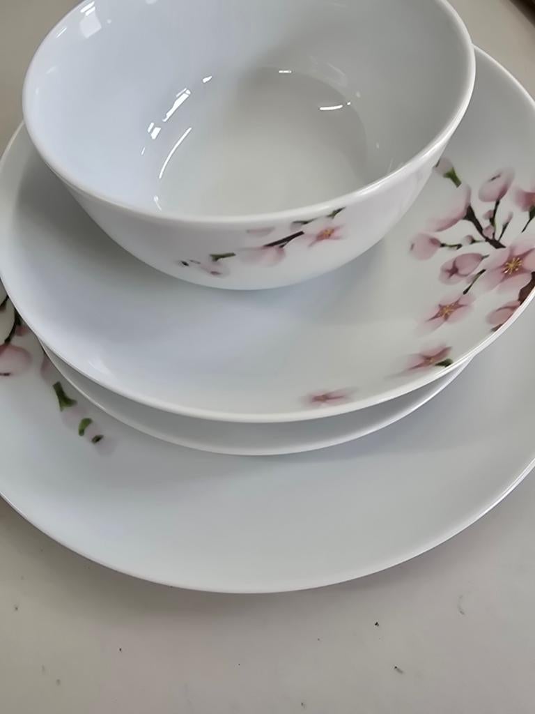24 delig ontbijt servies, Ophalen of Verzenden, Porselein, Bord of Schaal