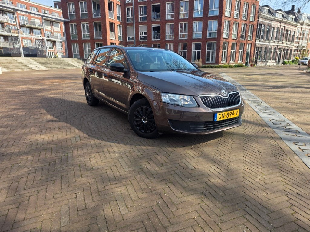 Skoda Octavia Combi 1.2 TSI Greentech Active/carplay, Auto's, Skoda, Voorwielaandrijving, Euro 5, Stof, Gebruikt