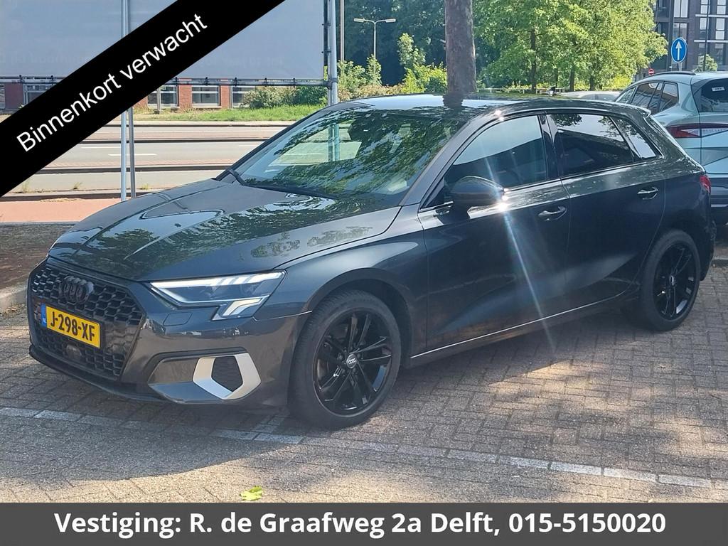 Audi A3 Sportback 35 TFSI S Line Black Edition | Apple Carpl, Voorwielaandrijving, 4 cilinders, 150 pk, Leder en Stof