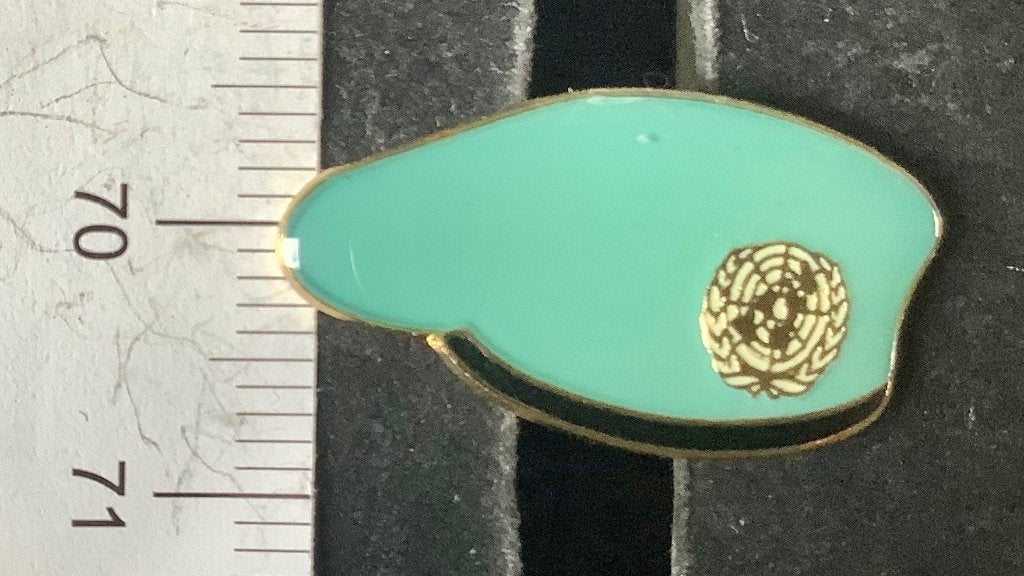 pin, militair, baret Verenigde Naties (R3, Ophalen of Verzenden, Nieuw, Overige onderwerpen, Speldje of Pin